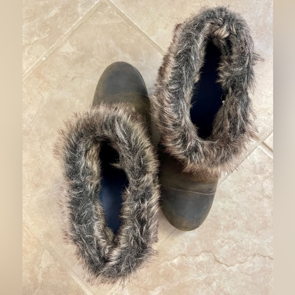Awesome Sorel faux fur cuff booties! - Picture 5 of 15